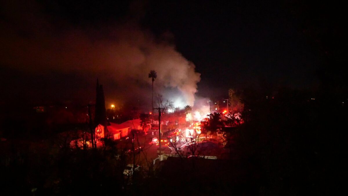 Structure Fire with Energized Power Line Down, North Highlands